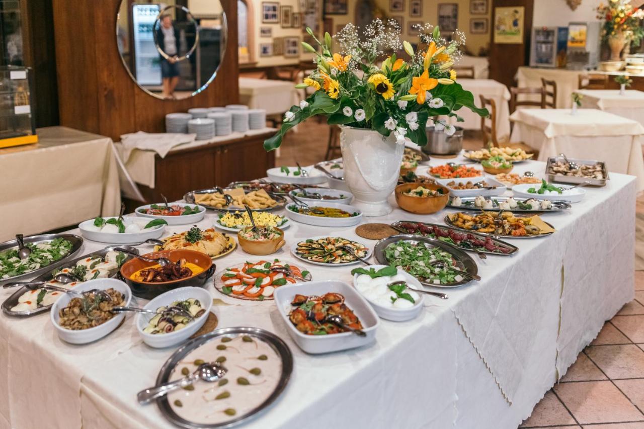Agrihotel Elisabetta Collemezzano Экстерьер фото