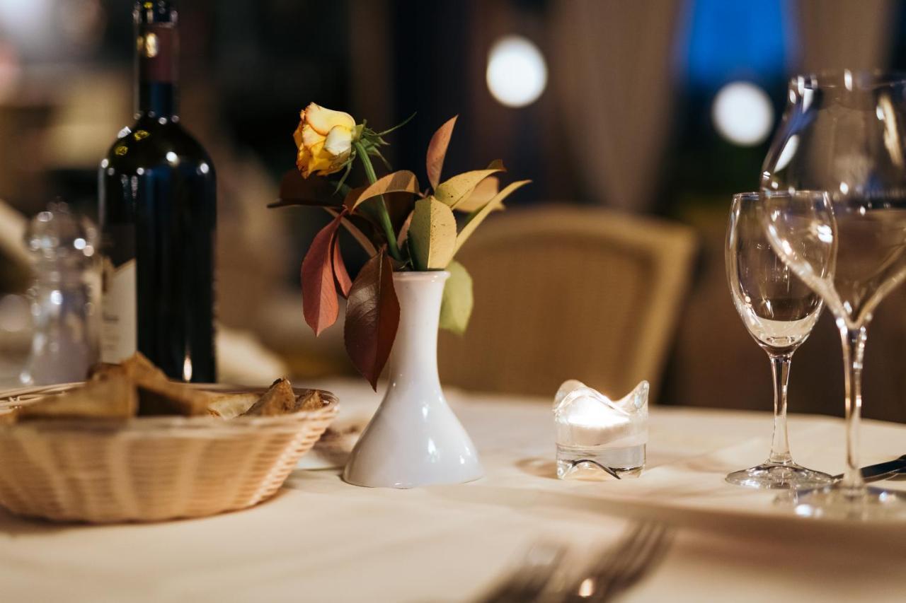 Agrihotel Elisabetta Collemezzano Экстерьер фото