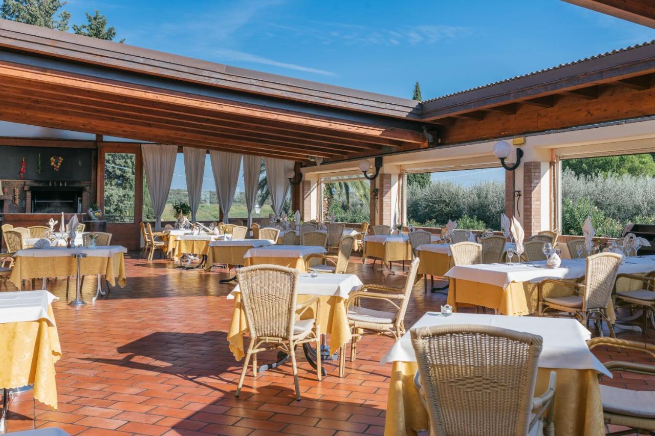 Agrihotel Elisabetta Collemezzano Экстерьер фото