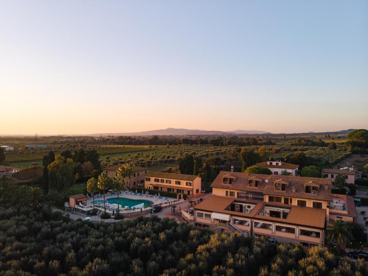 Agrihotel Elisabetta Collemezzano Экстерьер фото