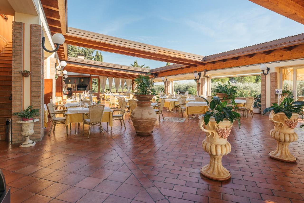 Agrihotel Elisabetta Collemezzano Экстерьер фото