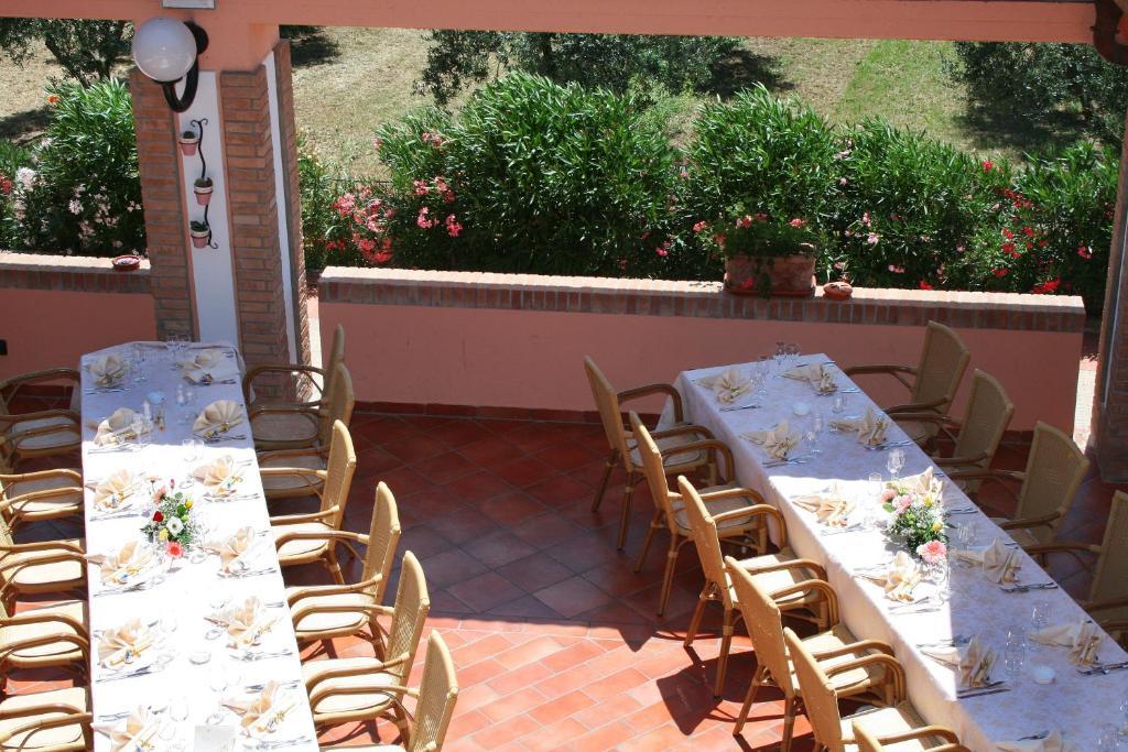 Agrihotel Elisabetta Collemezzano Экстерьер фото