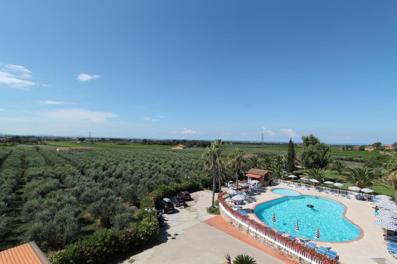 Agrihotel Elisabetta Collemezzano Экстерьер фото