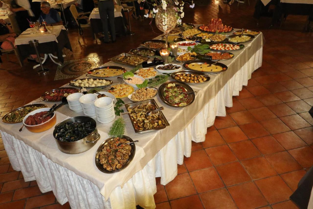 Agrihotel Elisabetta Collemezzano Экстерьер фото