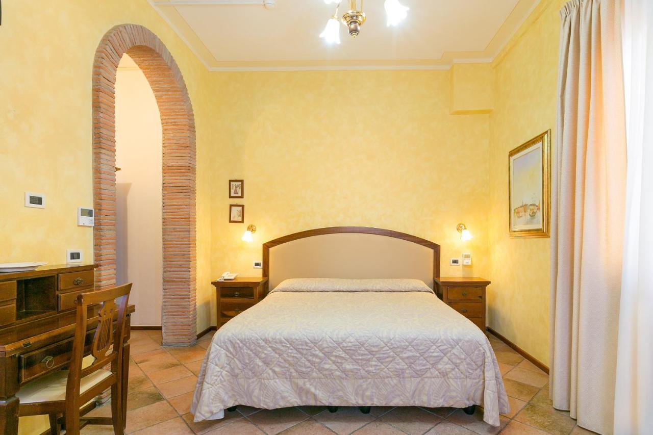 Agrihotel Elisabetta Collemezzano Экстерьер фото