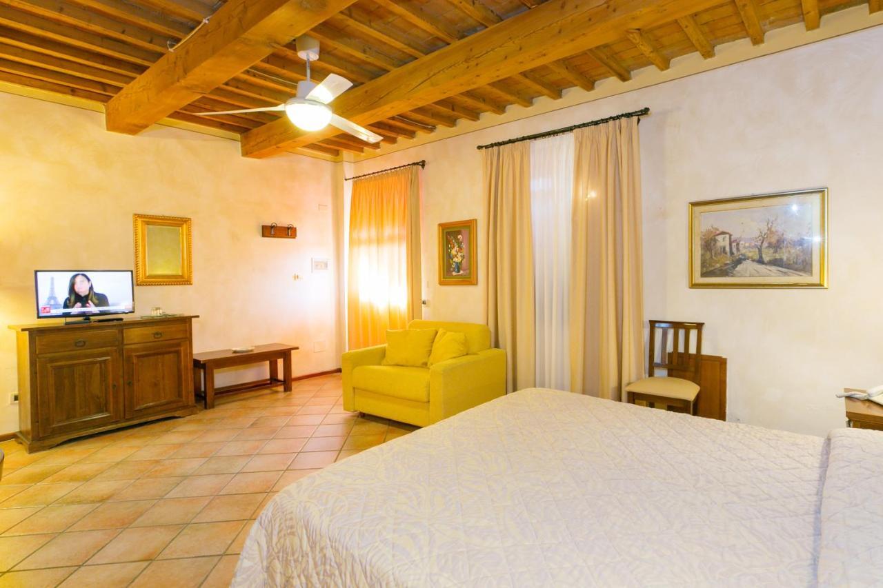 Agrihotel Elisabetta Collemezzano Экстерьер фото