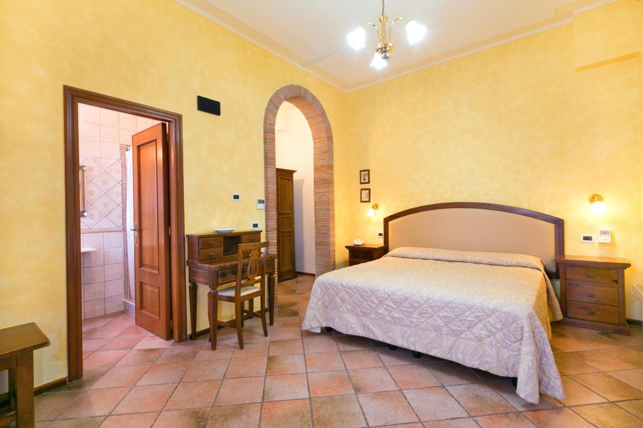 Agrihotel Elisabetta Collemezzano Экстерьер фото