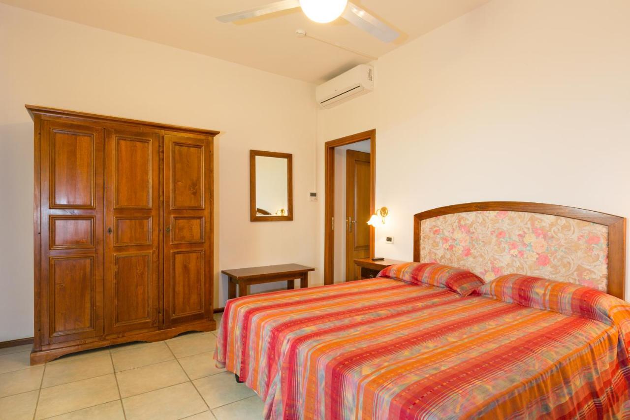 Agrihotel Elisabetta Collemezzano Экстерьер фото