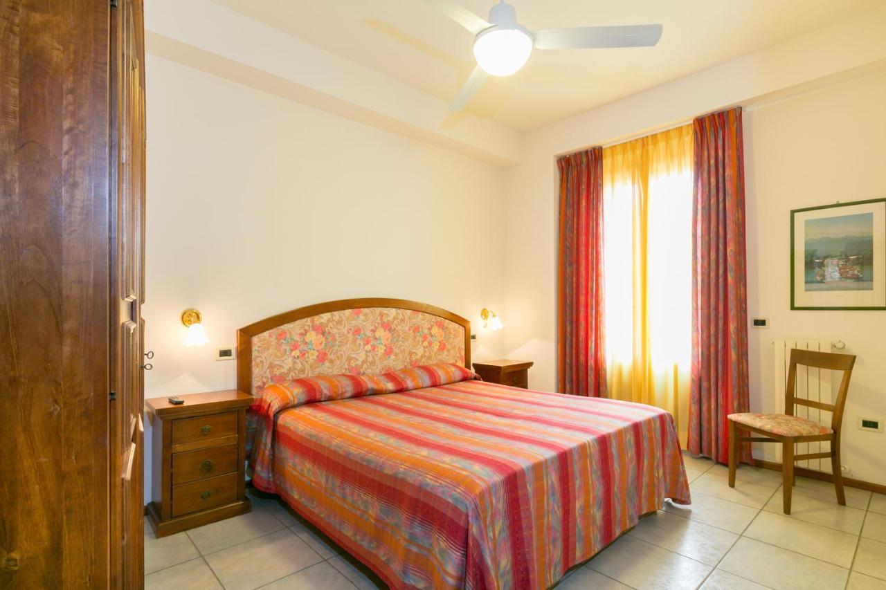 Agrihotel Elisabetta Collemezzano Экстерьер фото